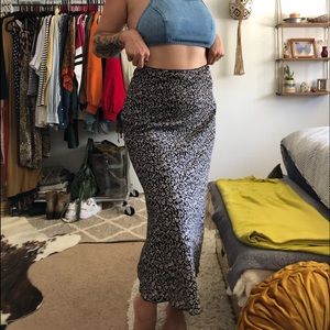 Old Navy 90’s Mid length floral skirt